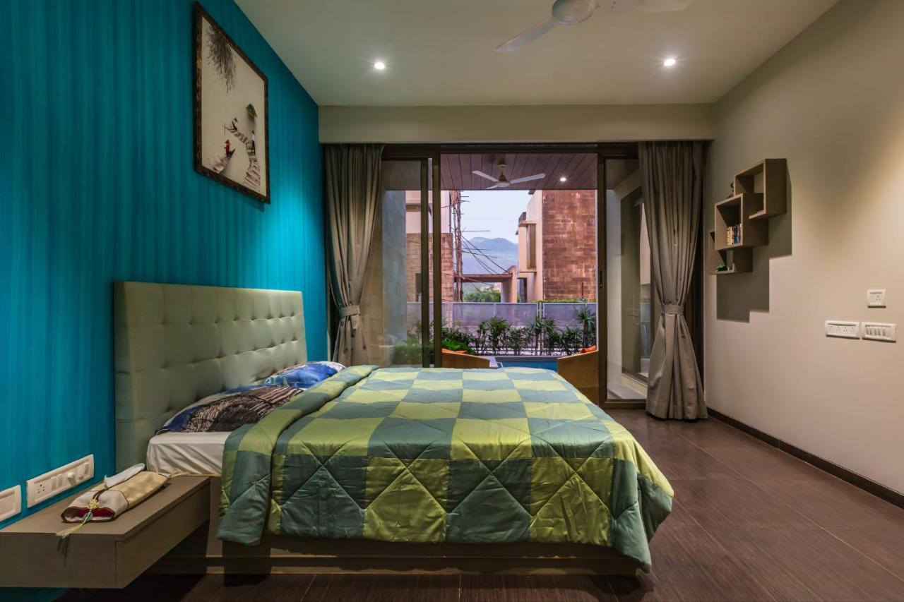 Saffronstays Aspen, Lonavala - Luxury Pool Villa With Games And Tv Room Near Bhushi Dam מראה חיצוני תמונה