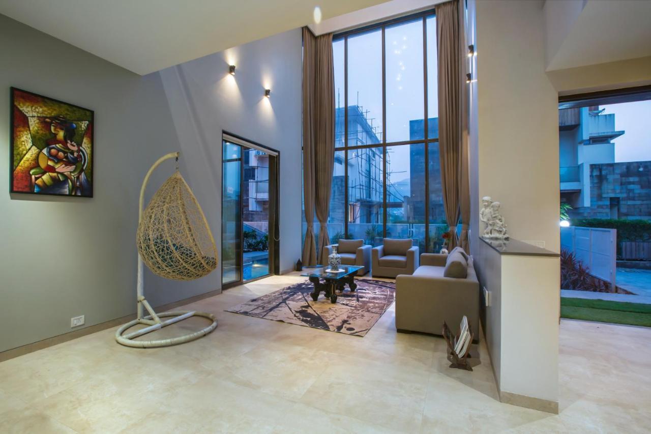 Saffronstays Aspen, Lonavala - Luxury Pool Villa With Games And Tv Room Near Bhushi Dam מראה חיצוני תמונה